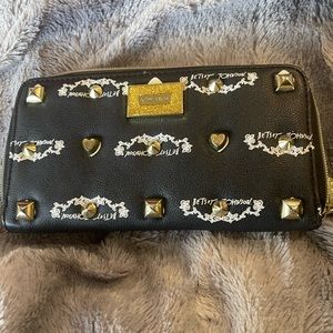 Betsey Johnson zip around wallet